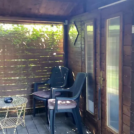 Luxusní stan Relax Bungalow Terrace, 2 Db Teraszos Fahaz